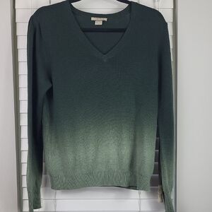 Amicale 100% cashmere Ombre V-Neck Sweater. Size M